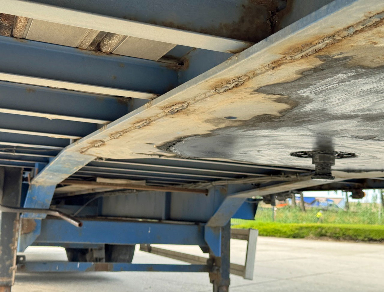 Ponyvás félpótkocsi Renders 3 Axle Disc Brakes Lift Axle Nice Chassis Wooden Floor Sliding Roof: 13 kép.