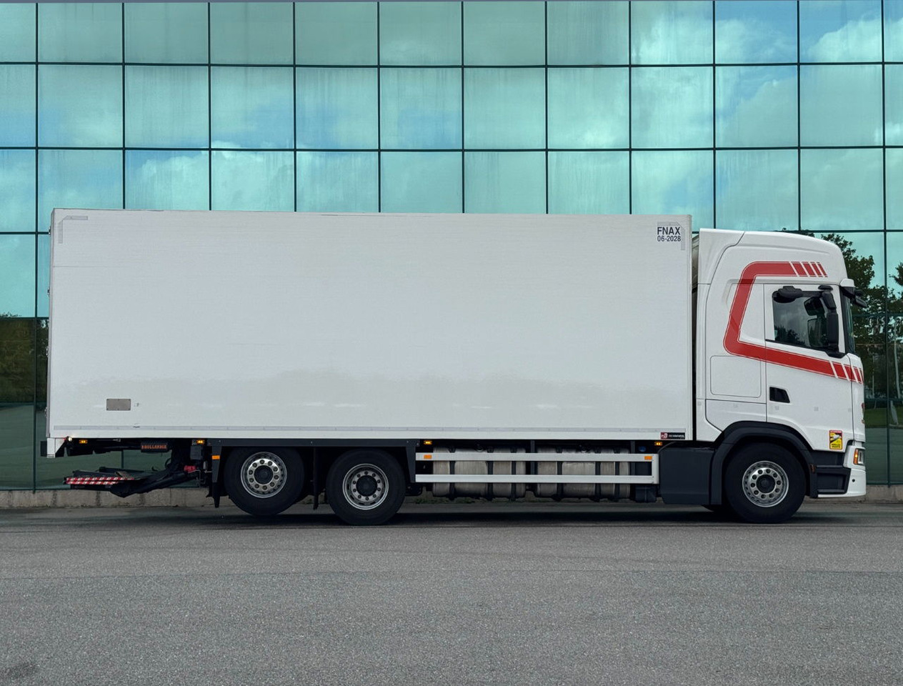 Scania S500 6X2 Retarder 815 x 250 x 275 CM Inside TOP Condition Holland Truck - Hűtős teherautó: 4 kép. Scania S500 6X2 Retarder 815 x 250 x 275 CM Inside TOP Condition Holland Truck - Hűtős teherautó: 4 kép.