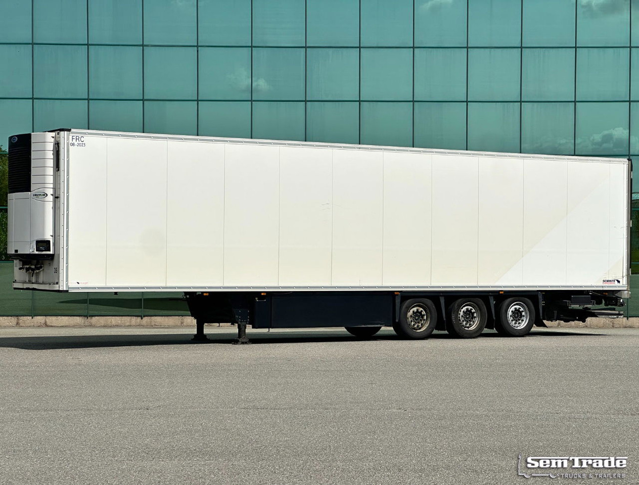 Schmitz Cargobull SCBS3B Carrier Vector 1550 Tail Lift 275 CM High Inside TOP Condition - Félpótkocsi hűtős: 1 kép. Schmitz Cargobull SCBS3B Carrier Vector 1550 Tail Lift 275 CM High Inside TOP Condition - Félpótkocsi hűtős: 1 kép.
