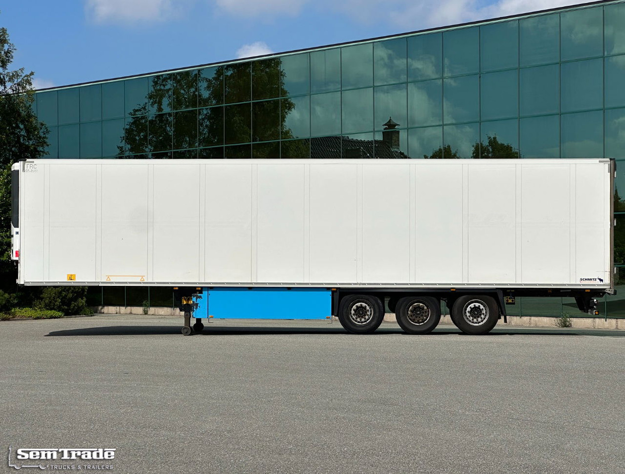 Schmitz Cargobull SCBS3B Thermo King SLXe 300 Lift Axle Holland-Trailer - Félpótkocsi hűtős: 2 kép. Schmitz Cargobull SCBS3B Thermo King SLXe 300 Lift Axle Holland-Trailer - Félpótkocsi hűtős: 2 kép.
