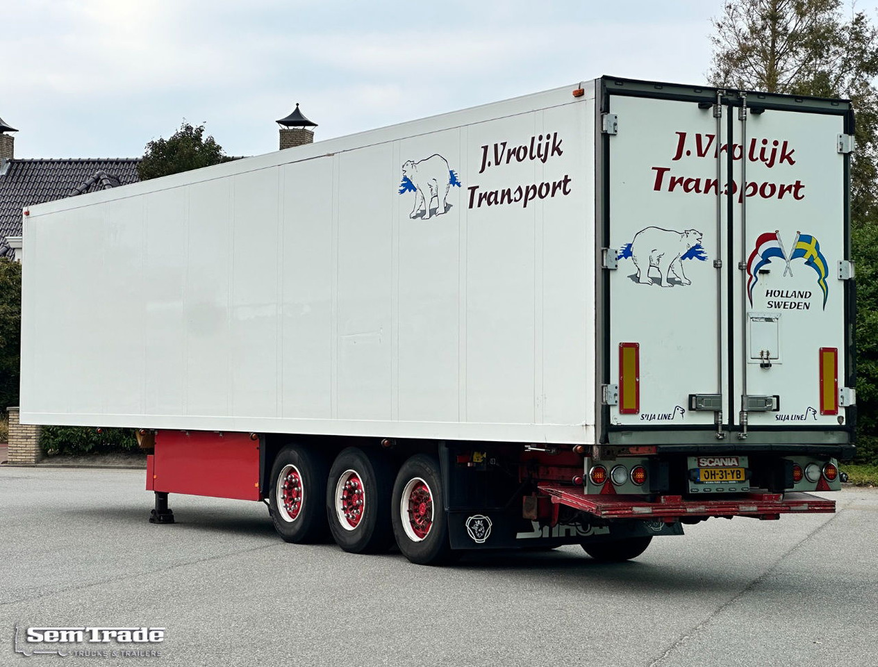 Schmitz Cargobull SKO 24 Carrier Maxima 1300 Flower Wide 2X Lift Axle - Félpótkocsi hűtős: 3 kép. Schmitz Cargobull SKO 24 Carrier Maxima 1300 Flower Wide 2X Lift Axle - Félpótkocsi hűtős: 3 kép.