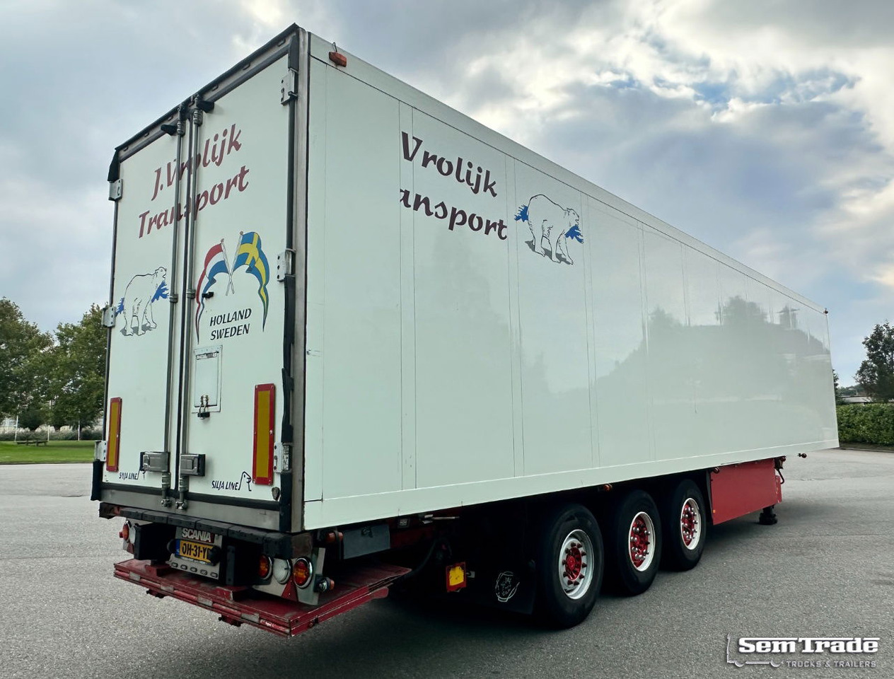 Schmitz Cargobull SKO 24 Carrier Maxima 1300 Flower Wide 2X Lift Axle - Félpótkocsi hűtős: 5 kép. Schmitz Cargobull SKO 24 Carrier Maxima 1300 Flower Wide 2X Lift Axle - Félpótkocsi hűtős: 5 kép.