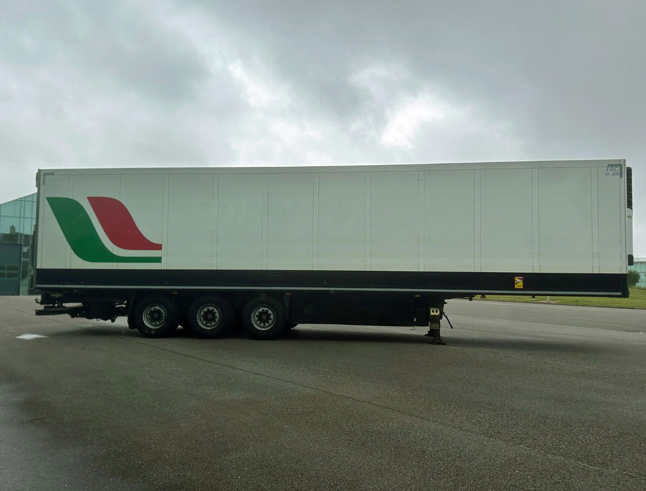 Schmitz Cargobull SKO24 Carrier Maxima 5.502 Hours 270 CM High 250 CM Wide Disc - Félpótkocsi hűtős: 5 kép. Schmitz Cargobull SKO24 Carrier Maxima 5.502 Hours 270 CM High 250 CM Wide Disc - Félpótkocsi hűtős: 5 kép.