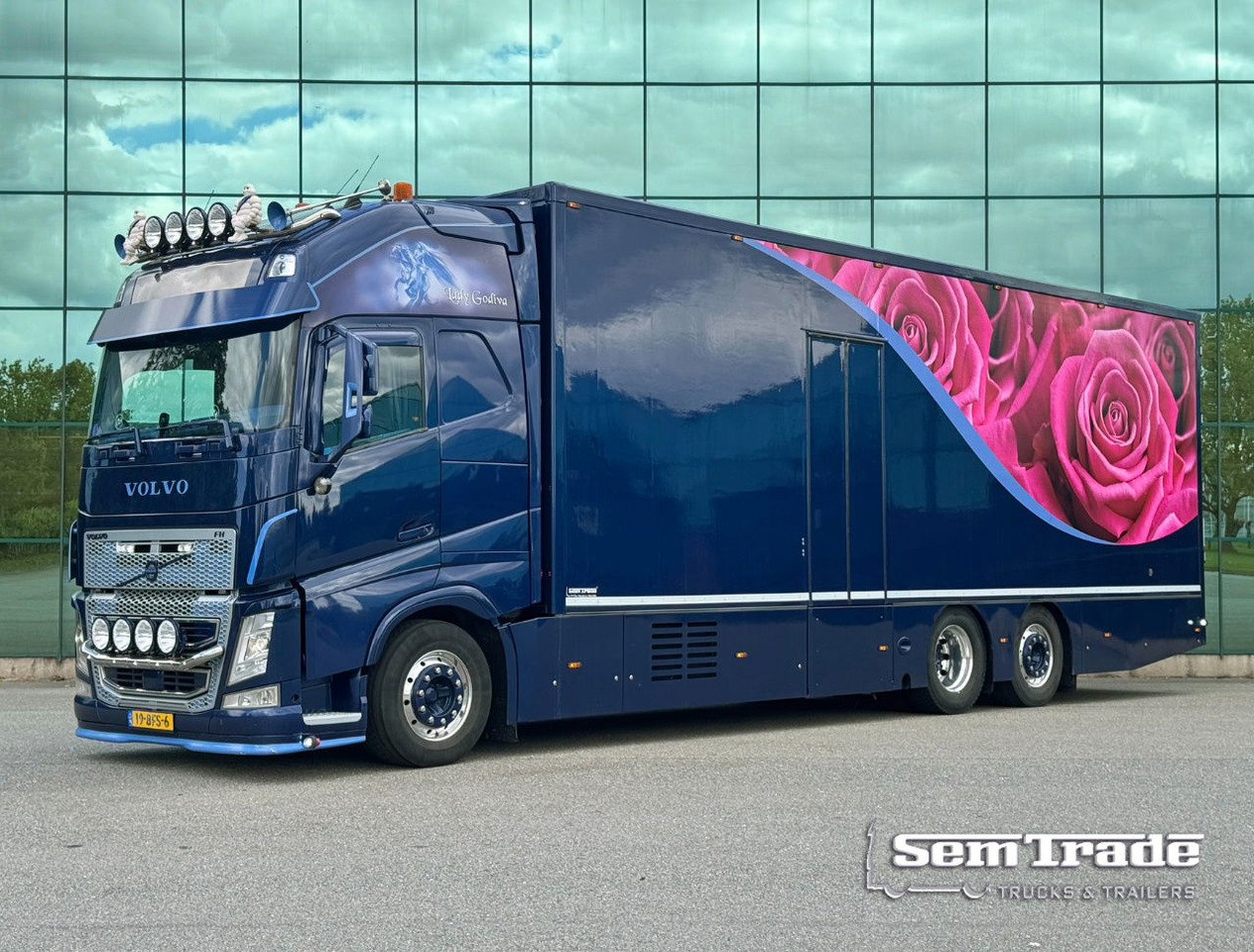 Volvo FH Full AIR Full Options Super Condition Show Truck Carrier Supra Flowers - Hűtős teherautó: 1 kép. Volvo FH Full AIR Full Options Super Condition Show Truck Carrier Supra Flowers - Hűtős teherautó: 1 kép.