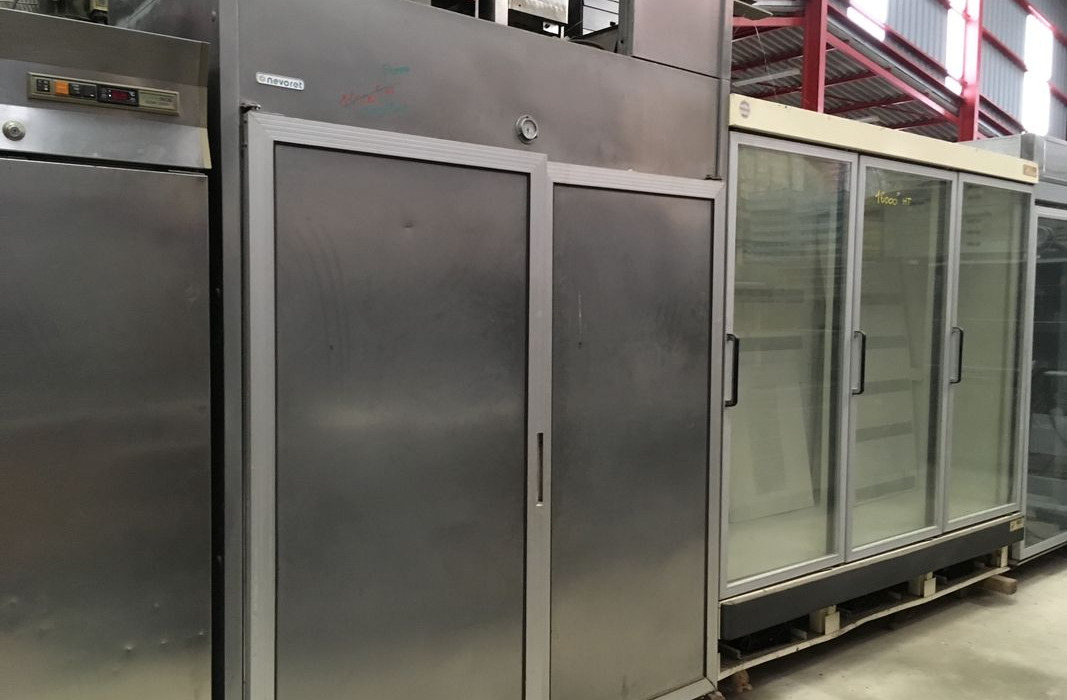 Chambre froide en panneau Chambre froide inox Vitrine haute inox Tour refrigere Vitrine magasin - Élelmiszer-feldolgozó gép: 4 kép. Chambre froide en panneau Chambre froide inox Vitrine haute inox Tour refrigere Vitrine magasin - Élelmiszer-feldolgozó gép: 4 kép.