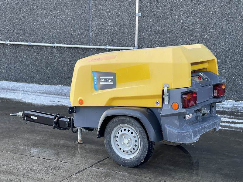 Atlas-Copco XAS 38 KD - Légkompresszor: 2 kép. Atlas-Copco XAS 38 KD - Légkompresszor: 2 kép.