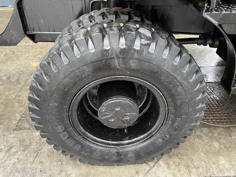 Cat M 314 F - Gumikerekes kotró: 2 kép. Cat M 314 F - Gumikerekes kotró: 2 kép.