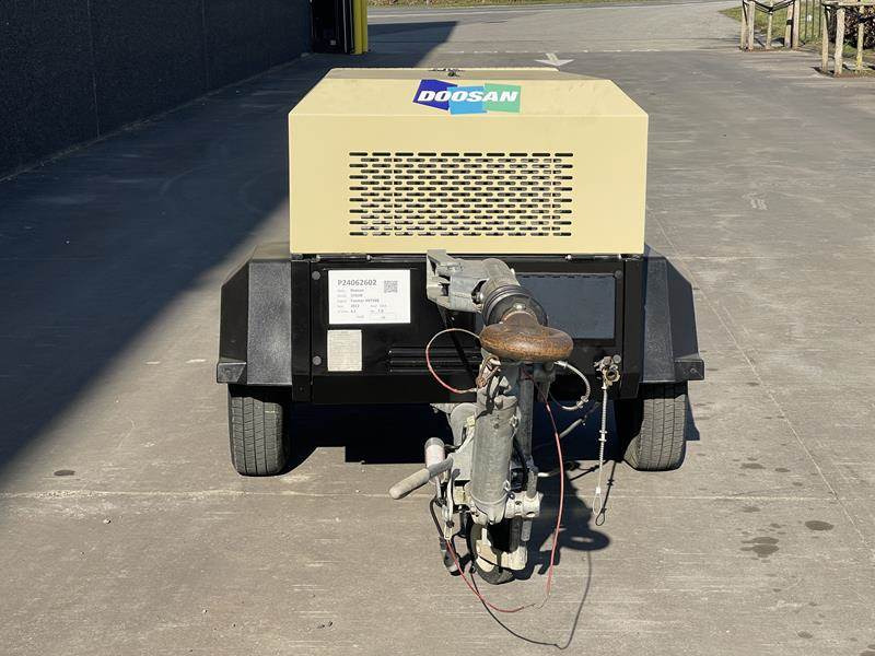 Doosan 7 / 41 - N - Légkompresszor: 2 kép. Doosan 7 / 41 - N - Légkompresszor: 2 kép.