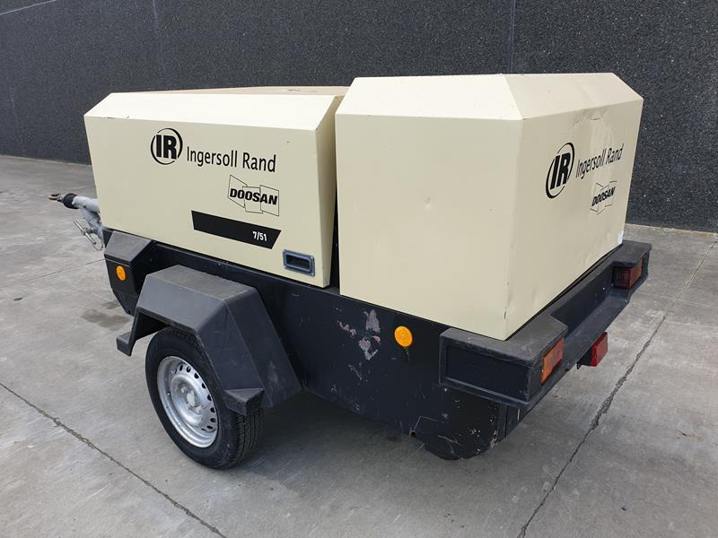 Doosan 7 / 51 - Légkompresszor: 3 kép. Doosan 7 / 51 - Légkompresszor: 3 kép.