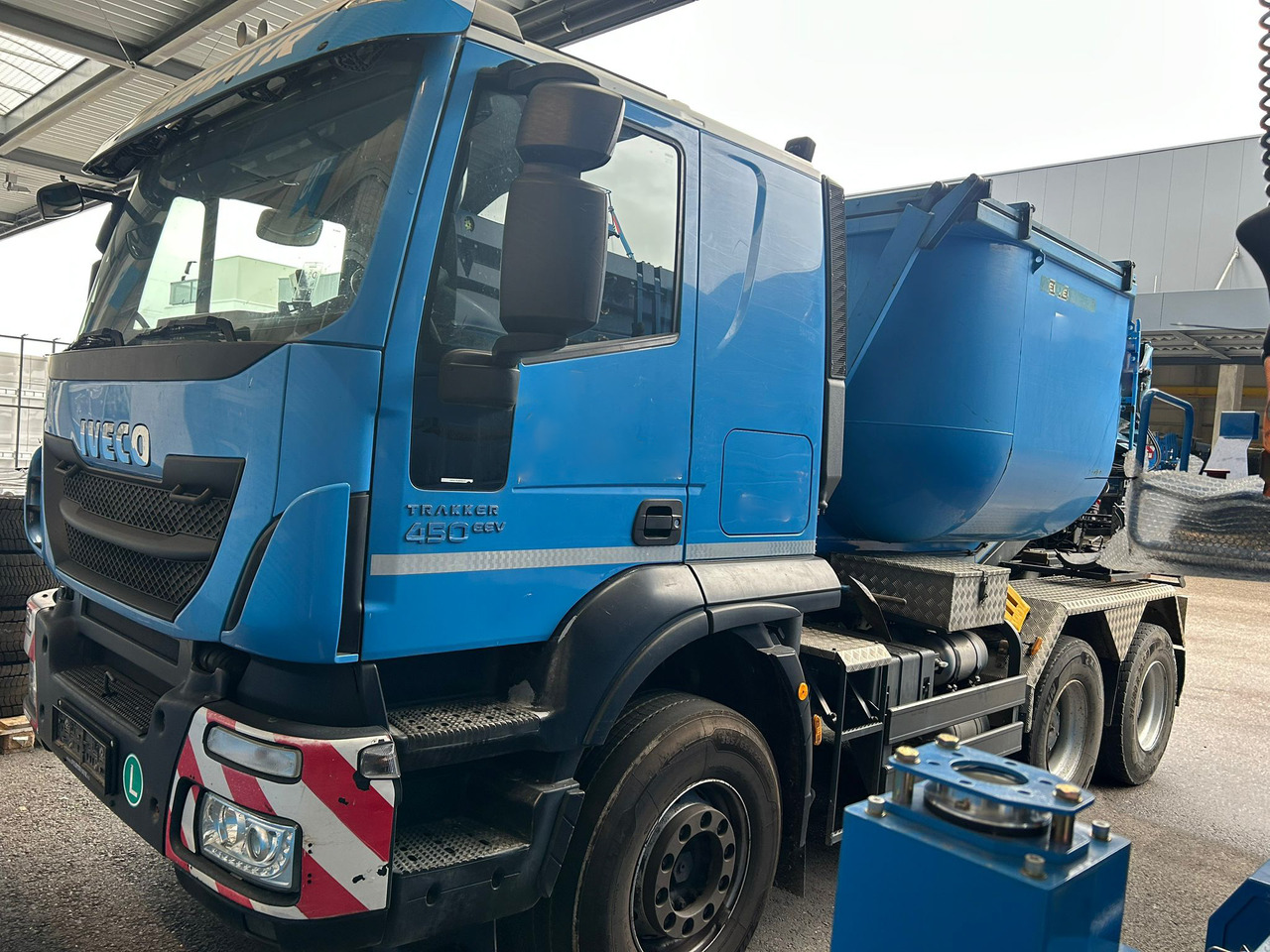 Iveco Trakker 450 - Dömper: 4 kép. Iveco Trakker 450 - Dömper: 4 kép.
