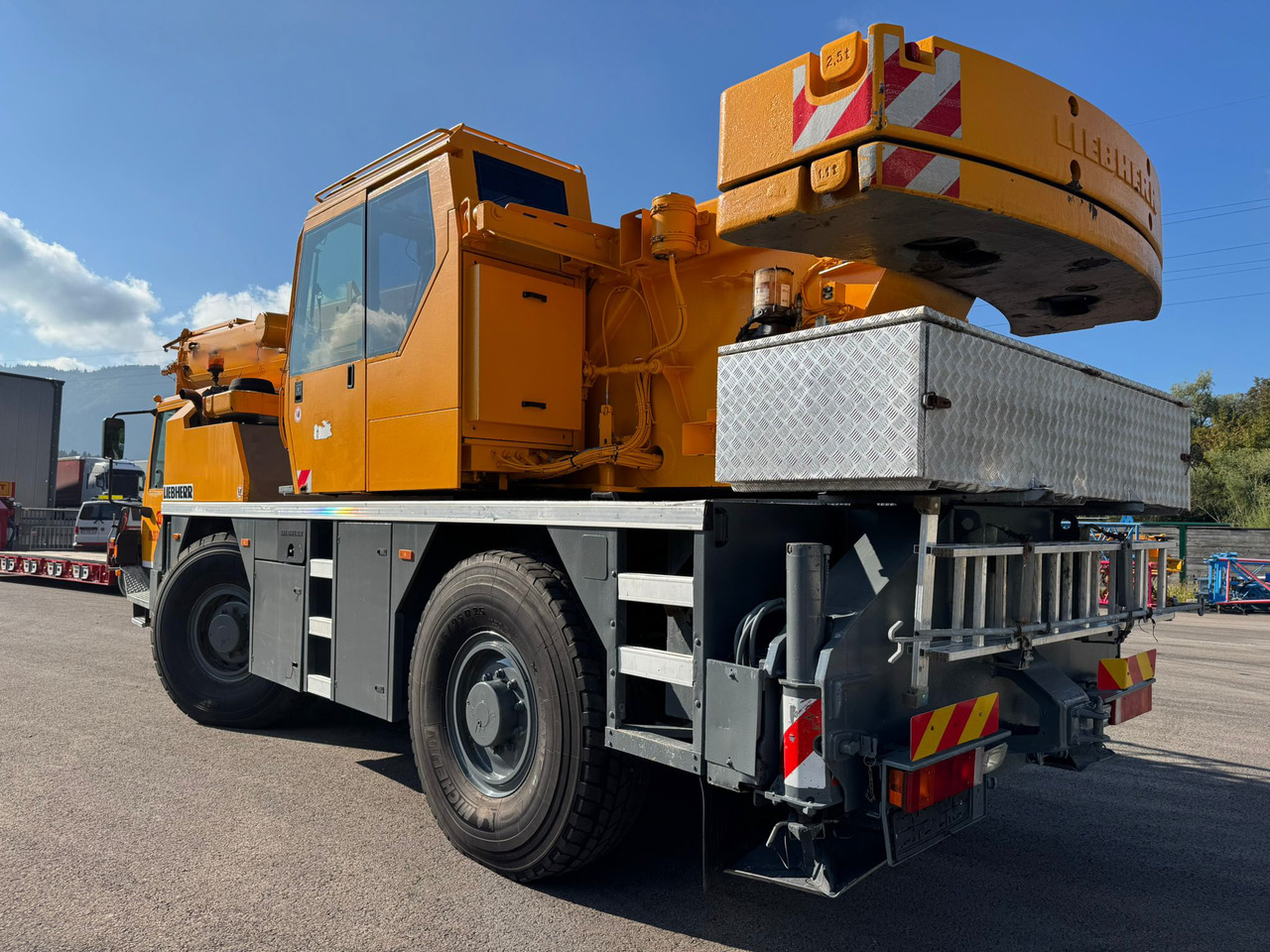 LIEBHERR LTM 1030/2 - Autódaru: 3 kép. LIEBHERR LTM 1030/2 - Autódaru: 3 kép.