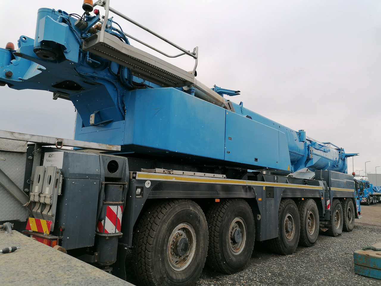 Liebherr LTM 1250-6.1 - Autódaru: 3 kép. Liebherr LTM 1250-6.1 - Autódaru: 3 kép.