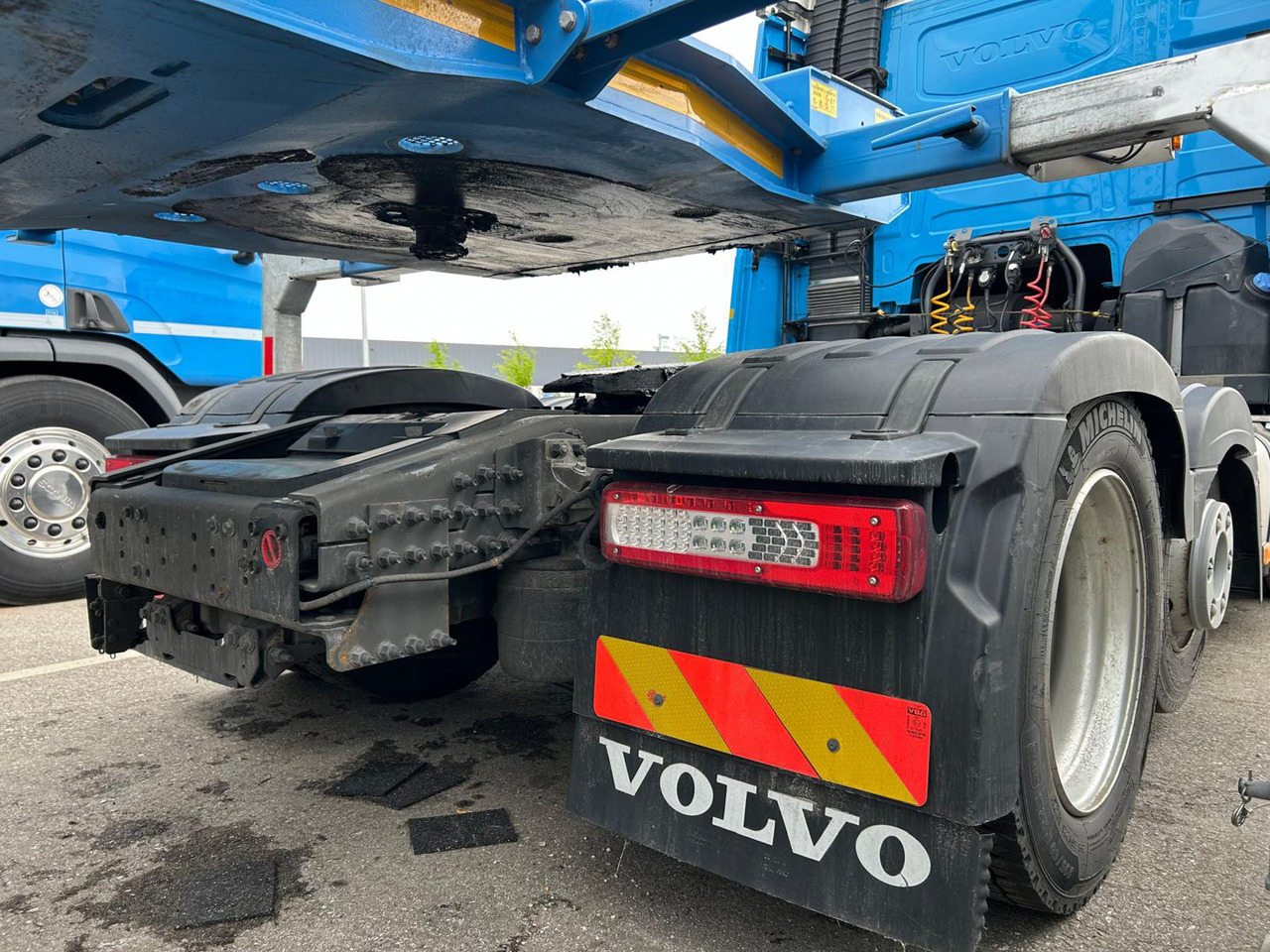 Volvo FH 500 6x2 - Nyergesvontató: 3 kép. Volvo FH 500 6x2 - Nyergesvontató: 3 kép.