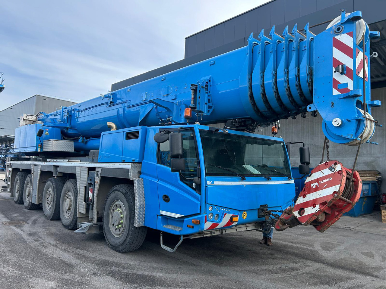 TADANO ATF 220G-5 - Autódaru: 1 kép. TADANO ATF 220G-5 - Autódaru: 1 kép.