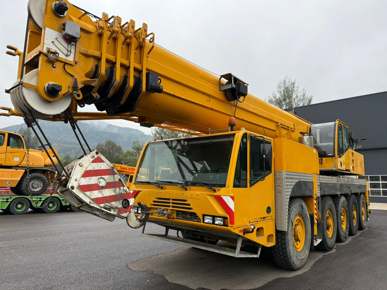 TEREX Demag AC 100 - Autódaru: 1 kép. TEREX Demag AC 100 - Autódaru: 1 kép.