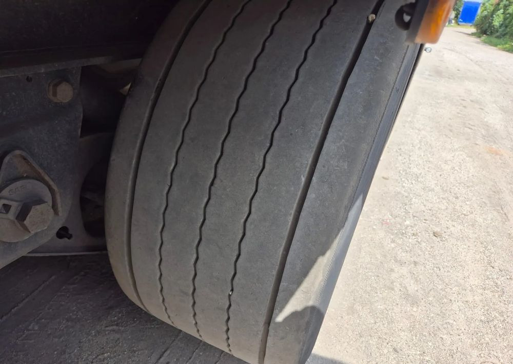 Fliegl Tandem 3 osie - Ponyvás pótkocsi: 5 kép. Fliegl Tandem 3 osie - Ponyvás pótkocsi: 5 kép.