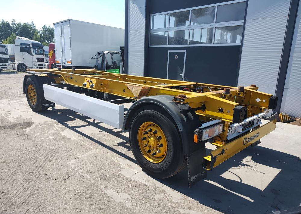 Krone Przyczepa BDF Krone - Pótkocsi cserefelépítményes: 1 kép. Krone Przyczepa BDF Krone - Pótkocsi cserefelépítményes: 1 kép.