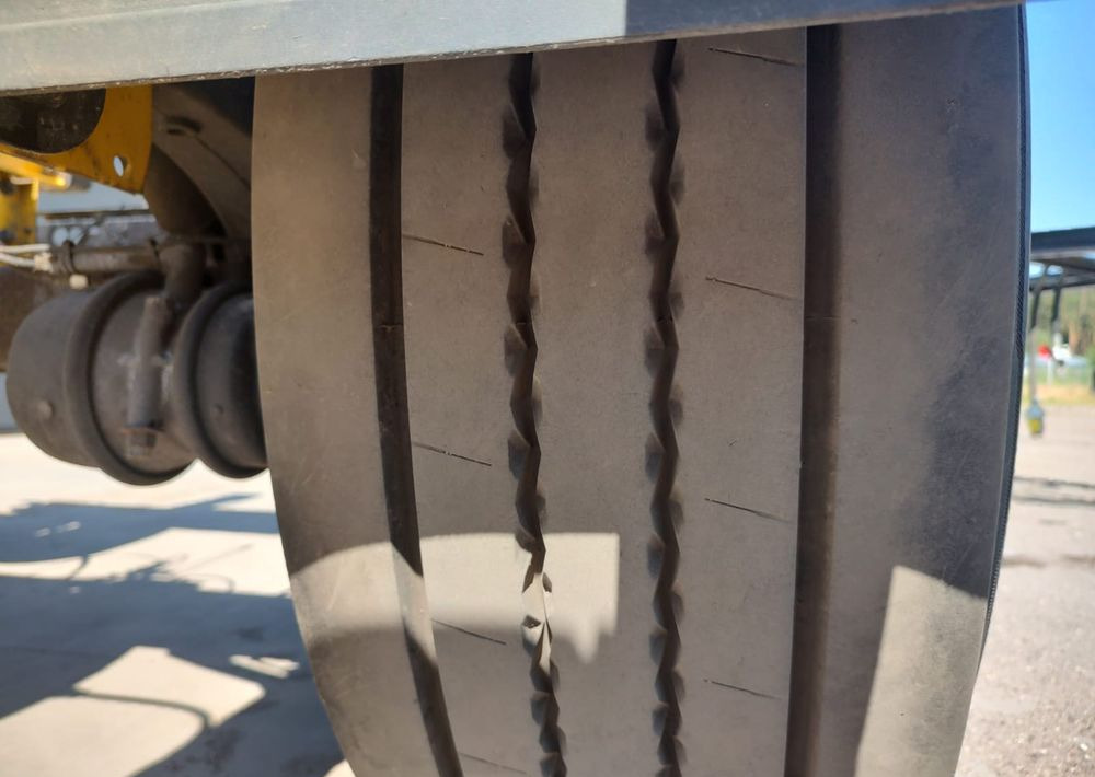 Krone Przyczepa BDF Krone - Pótkocsi cserefelépítményes: 4 kép. Krone Przyczepa BDF Krone - Pótkocsi cserefelépítményes: 4 kép.