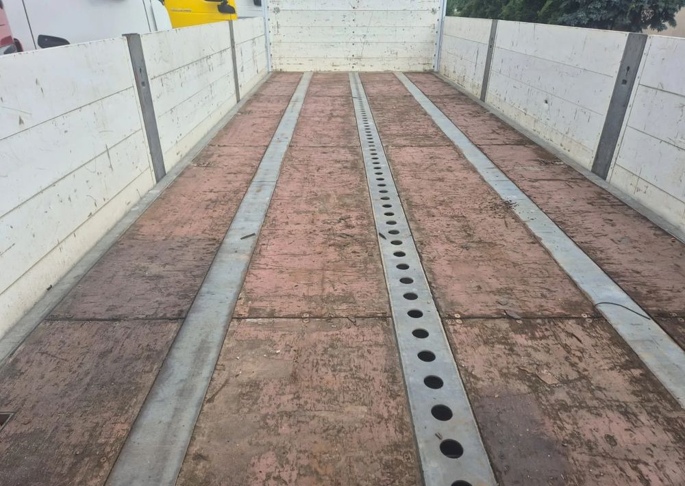 Krone Przyczepa Budowlanka Krone przystosowana do widlaka - Platós pótkocsi: 3 kép. Krone Przyczepa Budowlanka Krone przystosowana do widlaka - Platós pótkocsi: 3 kép.