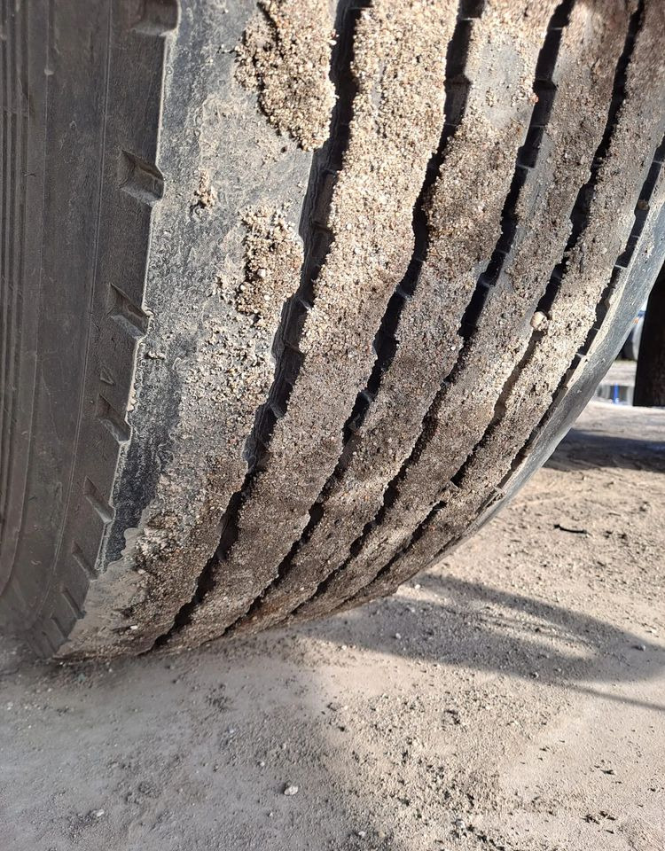 Krone Przyczepa KRONE Budowlanka - Platós pótkocsi: 5 kép. Krone Przyczepa KRONE Budowlanka - Platós pótkocsi: 5 kép.