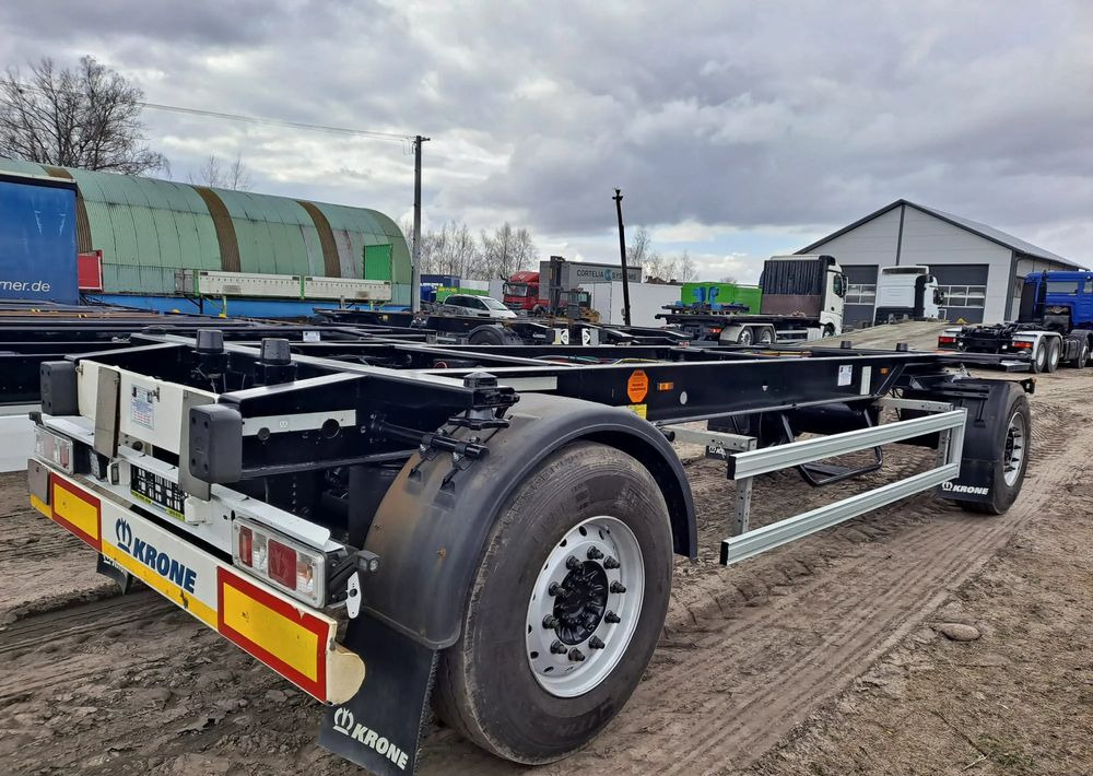 Krone Przyczepa Krone BDF 2017 rok - Pótkocsi cserefelépítményes: 2 kép. Krone Przyczepa Krone BDF 2017 rok - Pótkocsi cserefelépítményes: 2 kép.