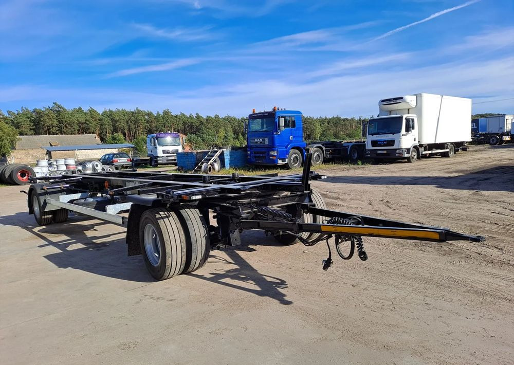 Krone Przyczepa Krone BDF 2017r - Pótkocsi cserefelépítményes: 1 kép. Krone Przyczepa Krone BDF 2017r - Pótkocsi cserefelépítményes: 1 kép.