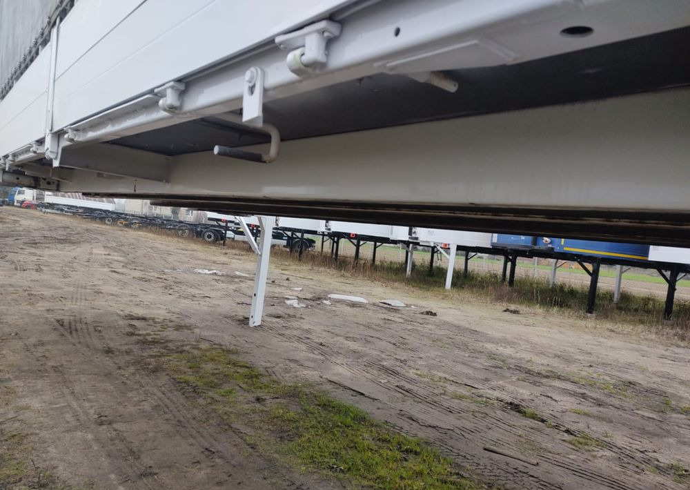 Krone Zabudow BDF Krone 7,45m 18 palet - Ponyvás felépítmény: 5 kép. Krone Zabudow BDF Krone 7,45m 18 palet - Ponyvás felépítmény: 5 kép.