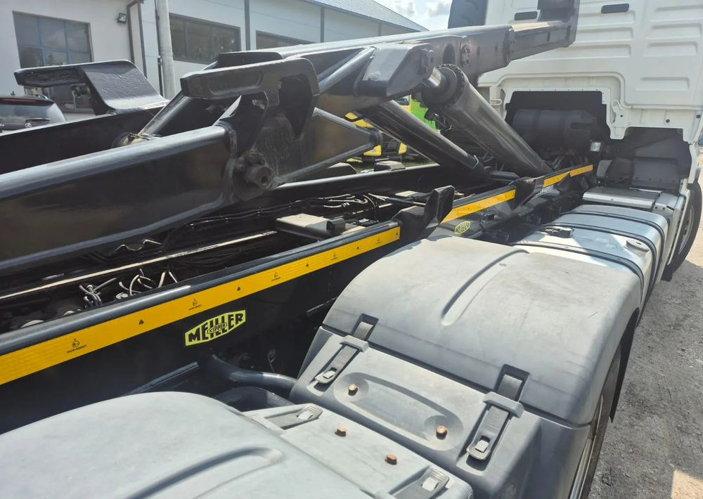 MAN TGX 26-460 Hakowiec oś skrętna - Horgos rakodó teherautó: 5 kép. MAN TGX 26-460 Hakowiec oś skrętna - Horgos rakodó teherautó: 5 kép.