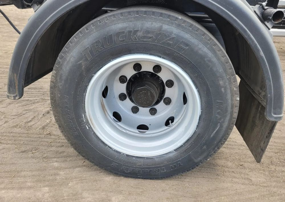 Meiller Przyczepa do hakowca Huffermann - Multiliftes/ Konténerszállító pótkocsi: 3 kép. Meiller Przyczepa do hakowca Huffermann - Multiliftes/ Konténerszállító pótkocsi: 3 kép.