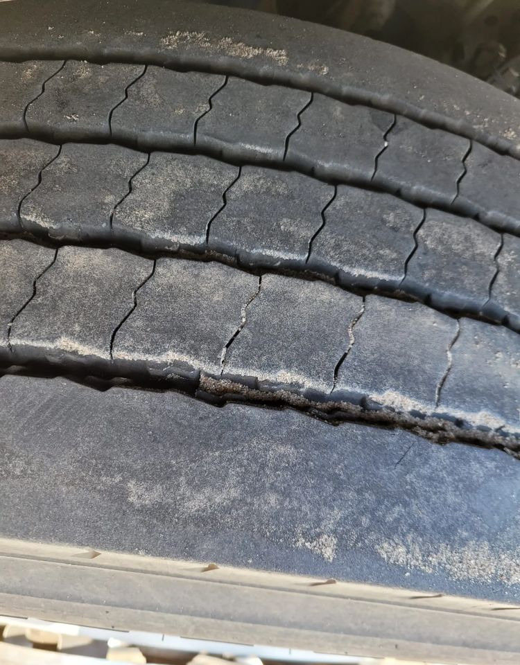 Mercedes-Benz Actros 2648 wywrotka faktura Vat - Billenőplatós teherautó: 3 kép. Mercedes-Benz Actros 2648 wywrotka faktura Vat - Billenőplatós teherautó: 3 kép.