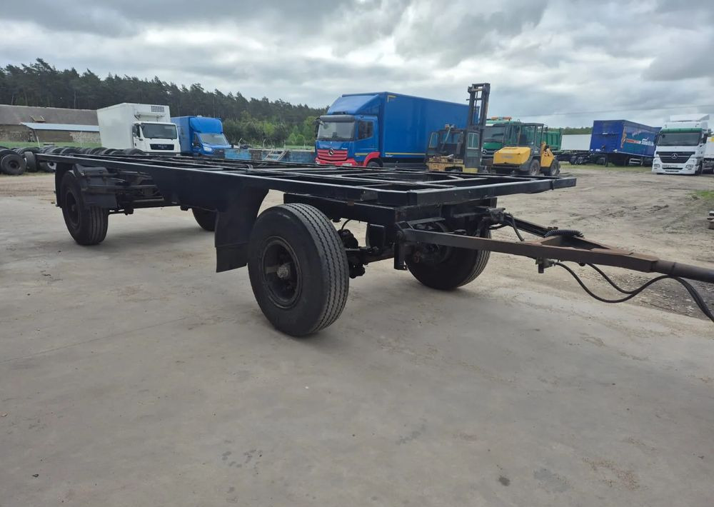 Schmitz Cargobull Przyczepa Krone na resorze - Pótkocsi alváz: 4 kép. Schmitz Cargobull Przyczepa Krone na resorze - Pótkocsi alváz: 4 kép.