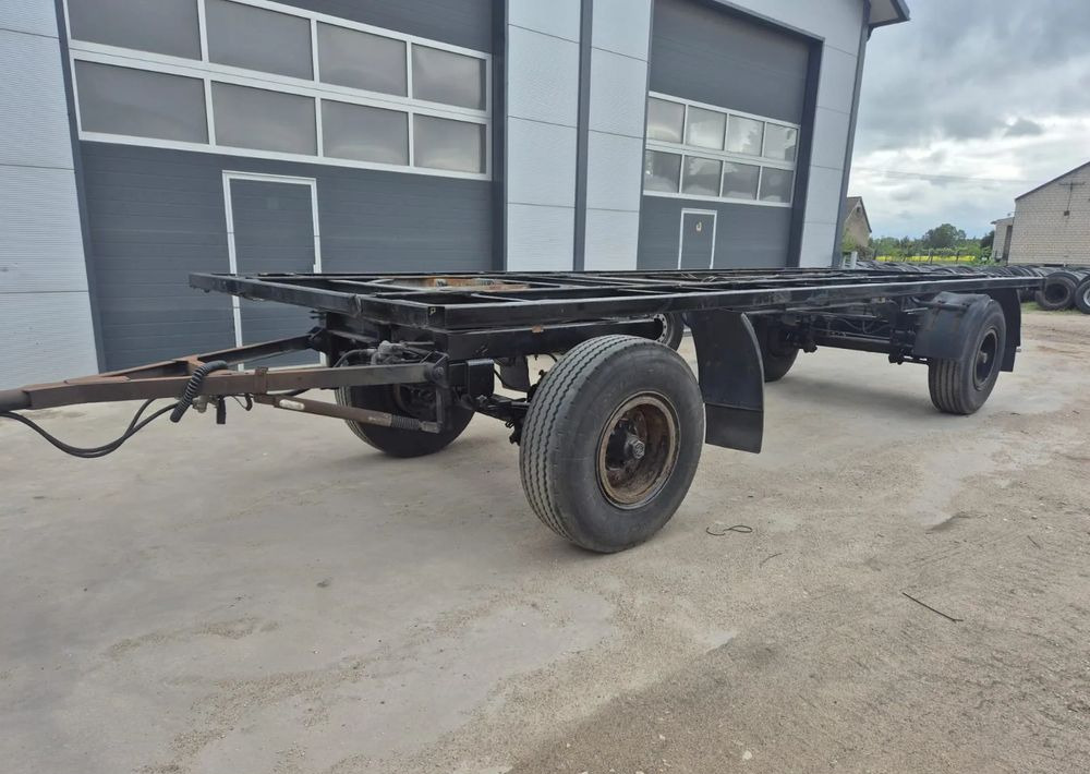 Schmitz Cargobull Przyczepa Krone na resorze - Pótkocsi alváz: 1 kép. Schmitz Cargobull Przyczepa Krone na resorze - Pótkocsi alváz: 1 kép.