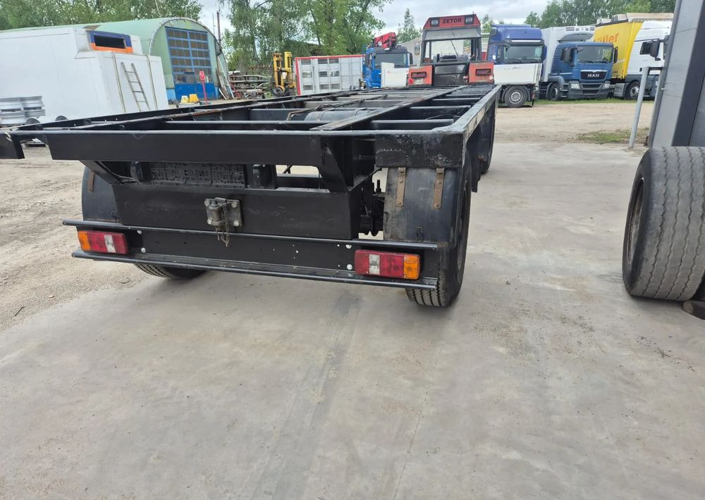 Schmitz Cargobull Przyczepa Krone na resorze - Multiliftes/ Konténerszállító pótkocsi: 3 kép. Schmitz Cargobull Przyczepa Krone na resorze - Multiliftes/ Konténerszállító pótkocsi: 3 kép.