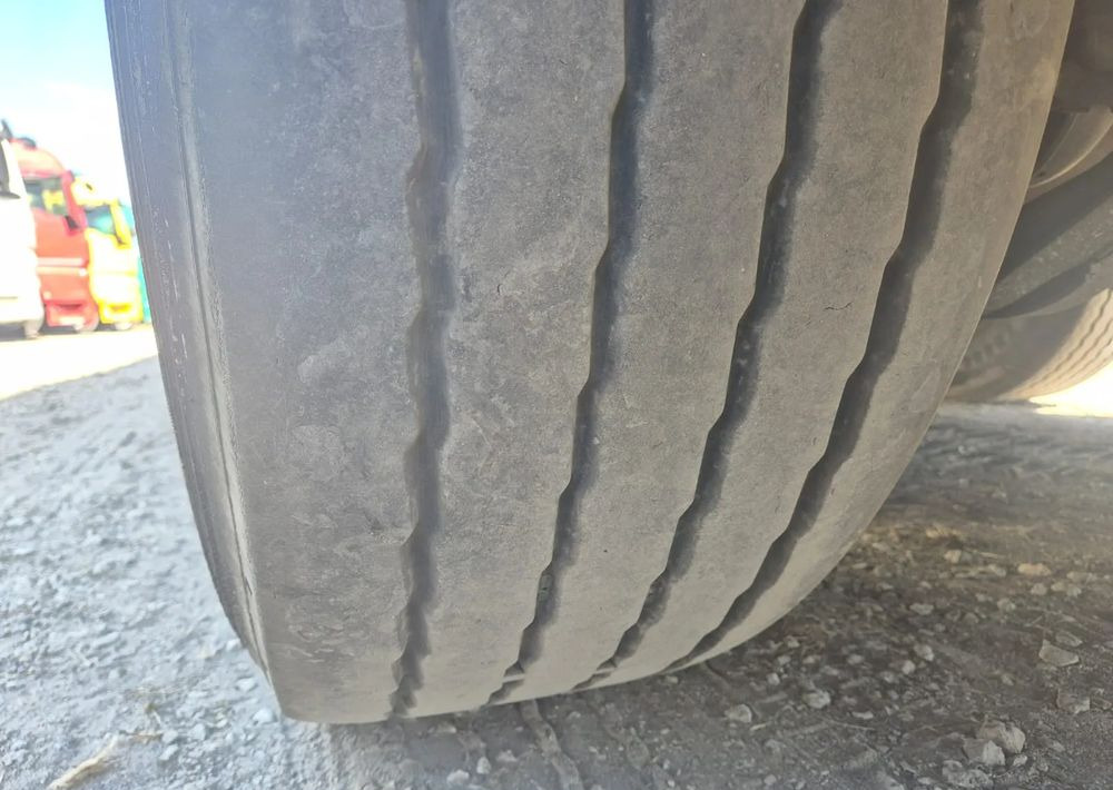 Félpótkocsi öönkihordós Stas Naczepa STAS ruchoma podłoga 92m: 13 kép.