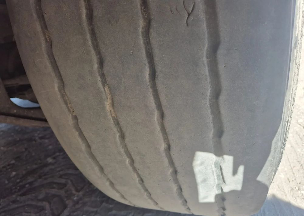 Félpótkocsi öönkihordós Stas Naczepa STAS ruchoma podłoga 92m: 8 kép.