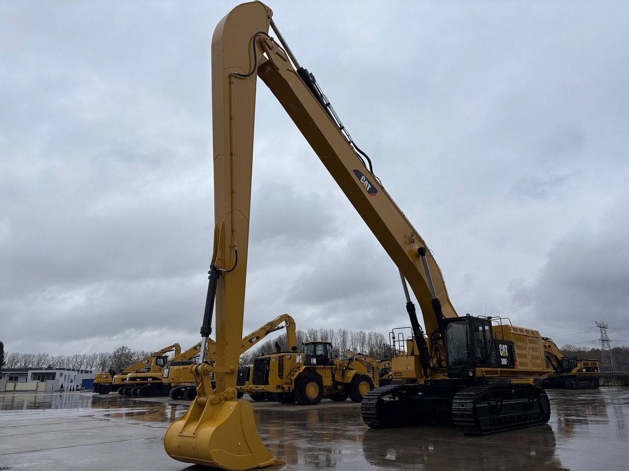 CATERPILLAR 390F Long reach - Kotrógép: 3 kép. CATERPILLAR 390F Long reach - Kotrógép: 3 kép.