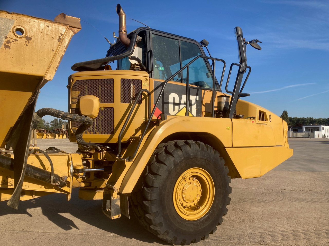 CATERPILLAR 730C - Csuklós dömper: 5 kép. CATERPILLAR 730C - Csuklós dömper: 5 kép.
