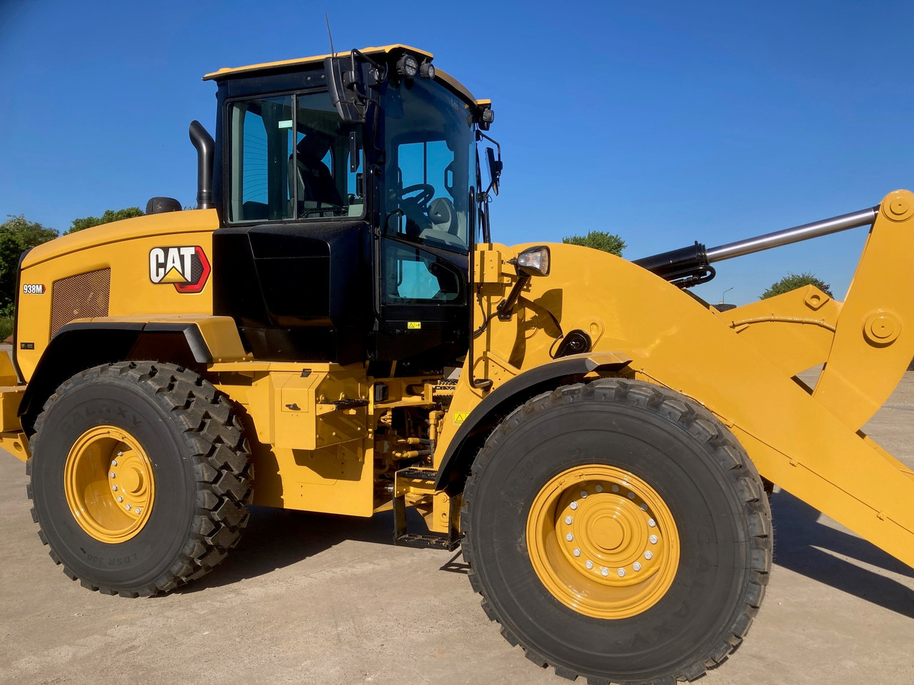CATERPILLAR 938M - Gumikerekes homlokrakodó: 5 kép. CATERPILLAR 938M - Gumikerekes homlokrakodó: 5 kép.