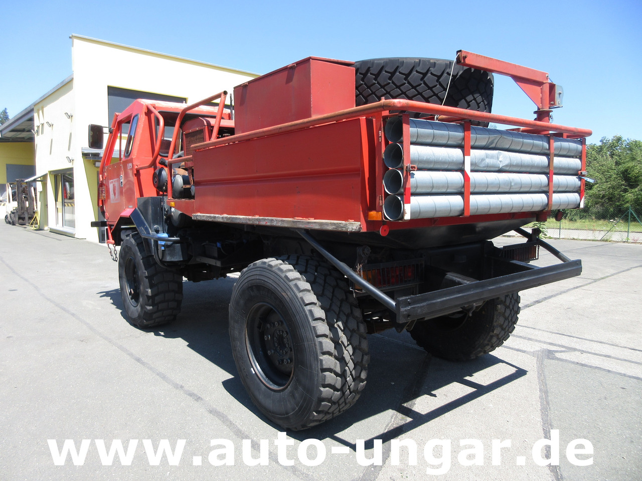 BRIMONT PM ETR Feuerwehr 4x4x4 AHK verwindbarer Rahmen Off-Road Winde Kriechgang - Tűzoltóautó: 5 kép. BRIMONT PM ETR Feuerwehr 4x4x4 AHK verwindbarer Rahmen Off-Road Winde Kriechgang - Tűzoltóautó: 5 kép.