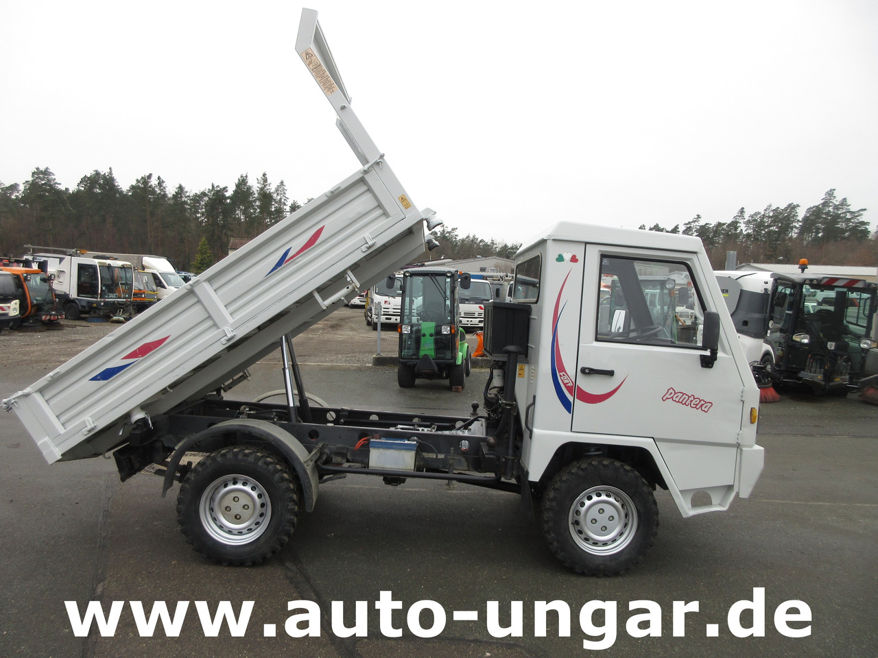 FORT Pantera 4WD Comaca Car 4x4 3-Seiten Kipper Untersetzung 40km/h Agricultural - Mezőgazdasági billenőpótkocsi: 5 kép. FORT Pantera 4WD Comaca Car 4x4 3-Seiten Kipper Untersetzung 40km/h Agricultural - Mezőgazdasági billenőpótkocsi: 5 kép.