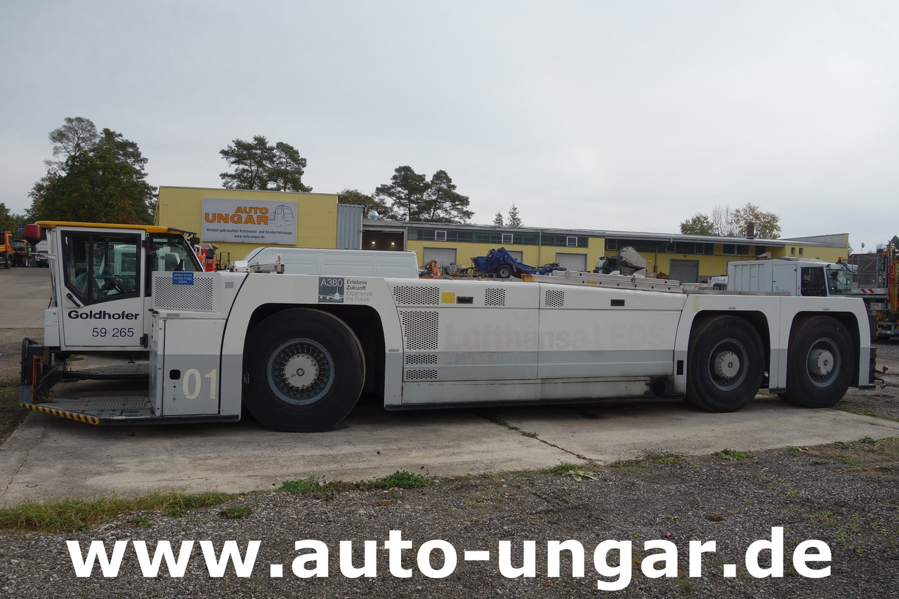 Goldhofer AST-1X 1360 Allradlenkung 6x6 towbarless Pushback Airbus A380 Deutz TCD 2015 V08 - 1.360PS - Repülőgép vontató: 4 kép. Goldhofer AST-1X 1360 Allradlenkung 6x6 towbarless Pushback Airbus A380 Deutz TCD 2015 V08 - 1.360PS - Repülőgép vontató: 4 kép.