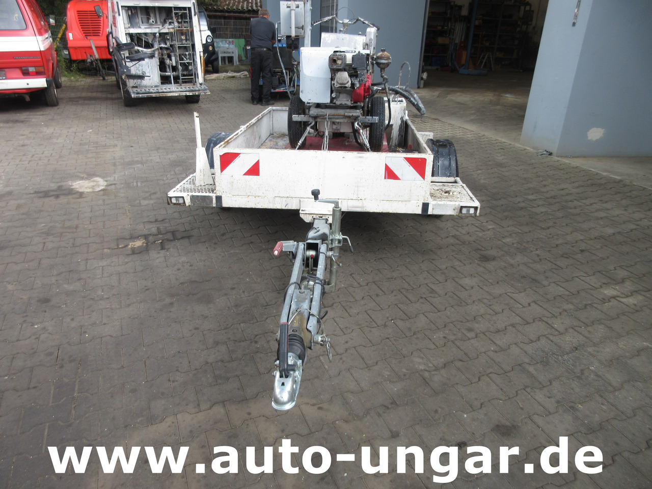 Graco Zebra 5 Airless Traceuse Markiermaschine Roadmarking Machine mit Trailer Hofmann - Aszfaltozó gép: 2 kép. Graco Zebra 5 Airless Traceuse Markiermaschine Roadmarking Machine mit Trailer Hofmann - Aszfaltozó gép: 2 kép.