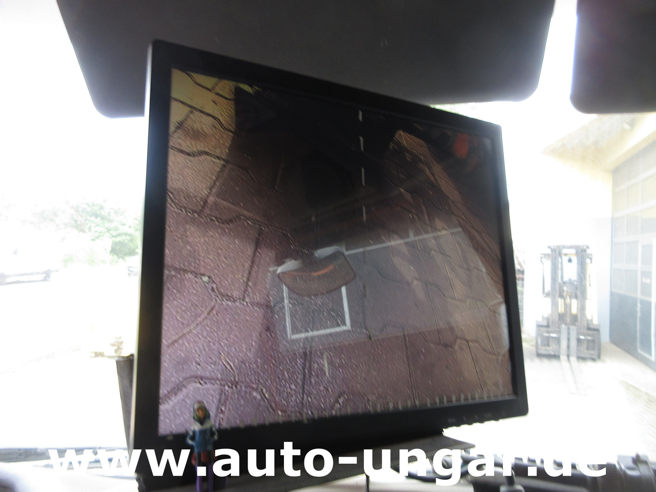 Aszfaltozó gép Hofmann H75 - 1000 Thermoplastic Roadmarking Machine Truck Mounted Hot Paint: 33 kép. Aszfaltozó gép Hofmann H75 - 1000 Thermoplastic Roadmarking Machine Truck Mounted Hot Paint: 33 kép.