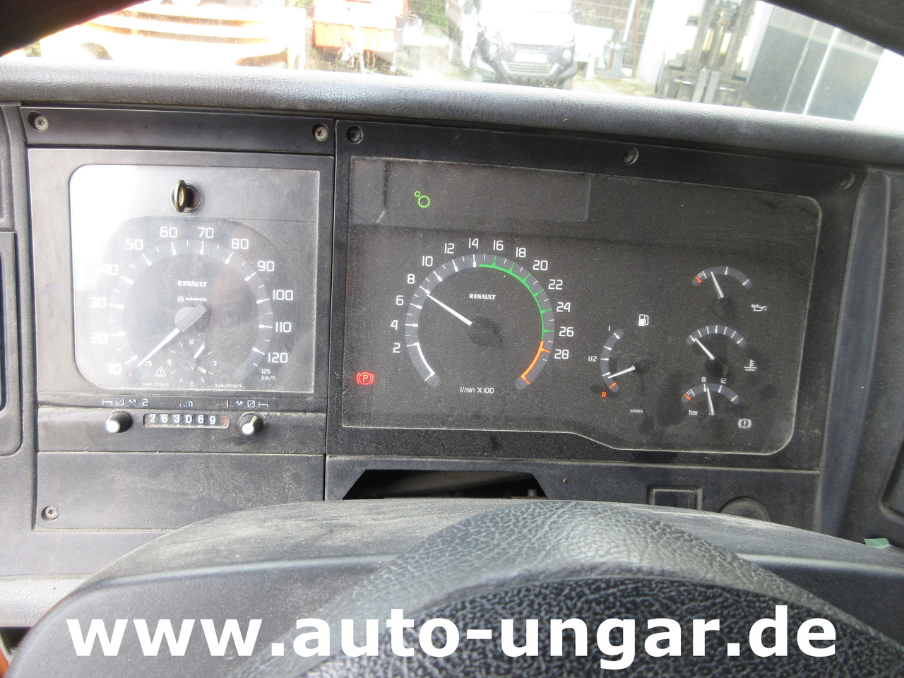 Aszfaltozó gép Hofmann H75 - 1000 Thermoplastic Roadmarking Machine Truck Mounted Hot Paint: 30 kép. Aszfaltozó gép Hofmann H75 - 1000 Thermoplastic Roadmarking Machine Truck Mounted Hot Paint: 30 kép.