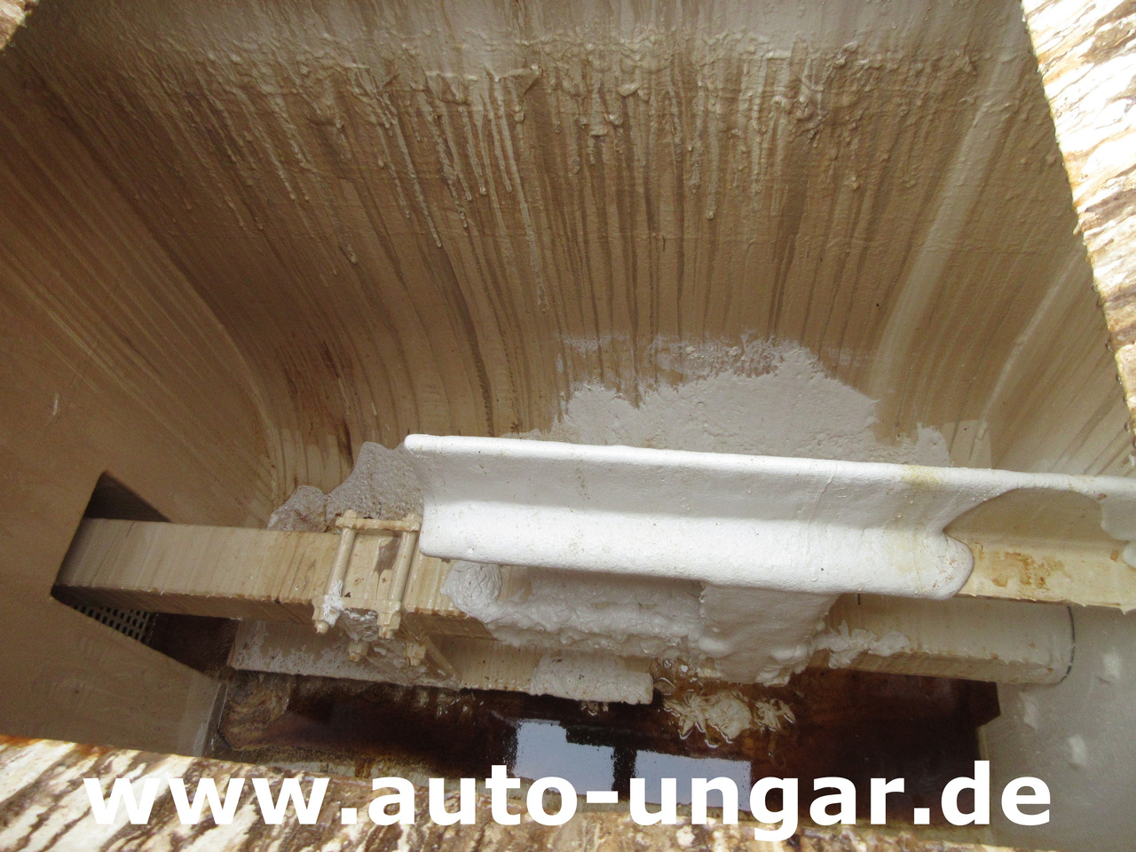 Aszfaltozó gép Hofmann H75 - 1000 Thermoplastic Roadmarking Machine Truck Mounted Hot Paint: 27 kép. Aszfaltozó gép Hofmann H75 - 1000 Thermoplastic Roadmarking Machine Truck Mounted Hot Paint: 27 kép.