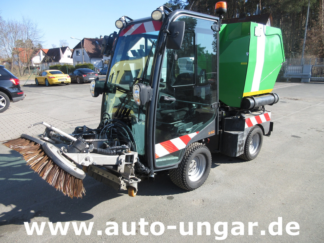 Holder X40 / X45 Baujahr 2017 Knicklenkung Kehraufbau 4x4 Kommunalhydraulik Frontheber - Utcaseprő gép: 1 kép. Holder X40 / X45 Baujahr 2017 Knicklenkung Kehraufbau 4x4 Kommunalhydraulik Frontheber - Utcaseprő gép: 1 kép.