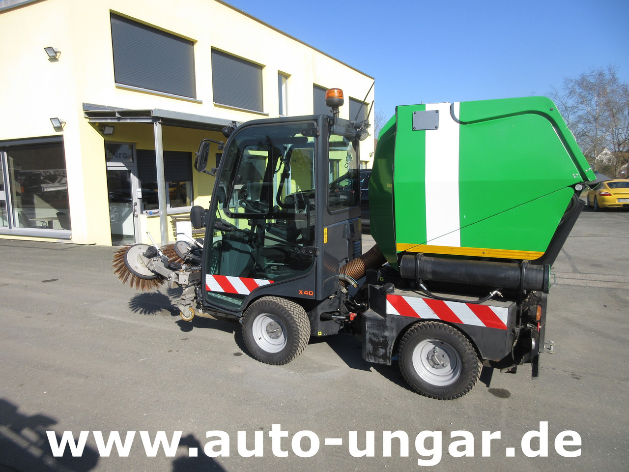 Holder X40 / X45 Baujahr 2017 Knicklenkung Kehraufbau 4x4 Kommunalhydraulik Frontheber - Utcaseprő gép: 5 kép. Holder X40 / X45 Baujahr 2017 Knicklenkung Kehraufbau 4x4 Kommunalhydraulik Frontheber - Utcaseprő gép: 5 kép.
