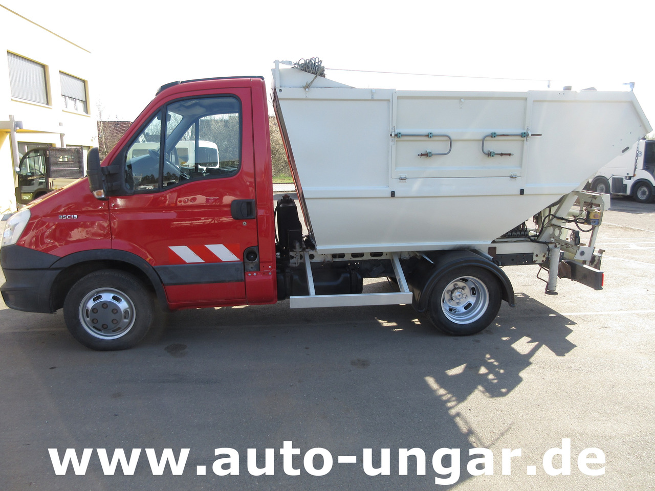 Iveco 35C13 TECNO URBIS 6 Müllwagen 3.500kg Micro BOM Mini Garbage Truck - Szemetesautó: 4 kép. Iveco 35C13 TECNO URBIS 6 Müllwagen 3.500kg Micro BOM Mini Garbage Truck - Szemetesautó: 4 kép.