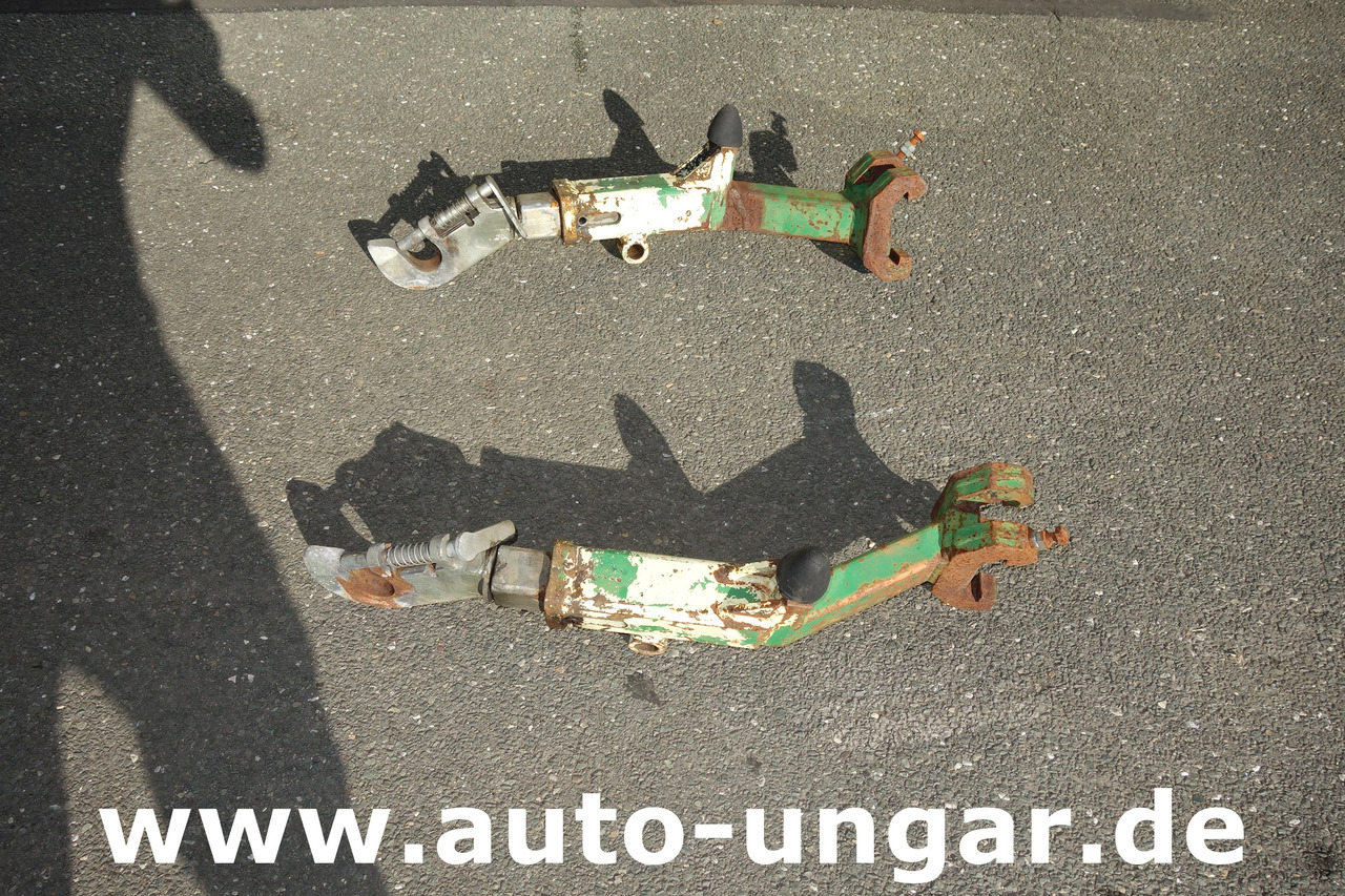 JOHN DEERE Traktor Unterlenker mit Fanghaken - Traktor: 2 kép. JOHN DEERE Traktor Unterlenker mit Fanghaken - Traktor: 2 kép.