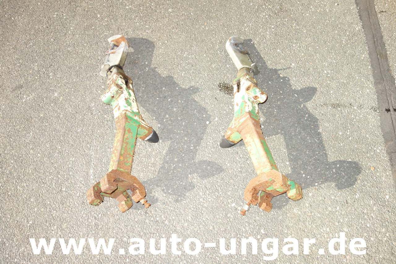 JOHN DEERE Traktor Unterlenker mit Fanghaken - Traktor: 5 kép. JOHN DEERE Traktor Unterlenker mit Fanghaken - Traktor: 5 kép.